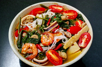 Картинка еда макаронные+блюда креветки зелень овощи лапша