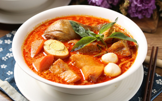 Обои картинки фото еда, первые блюда, базилик, суп, мясо, яйцо