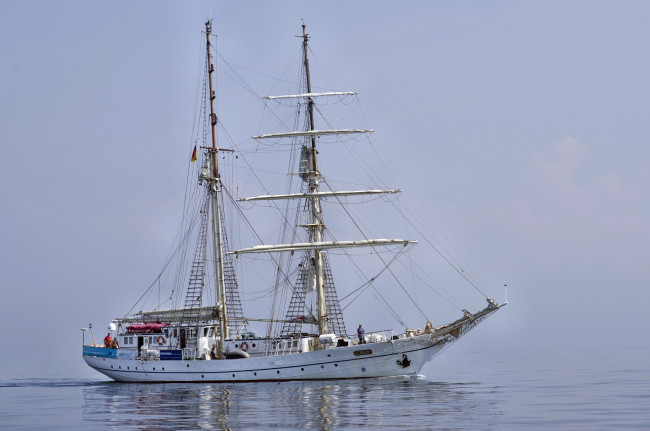 Обои картинки фото sail training ship greif, корабли, парусники, мачты, океан