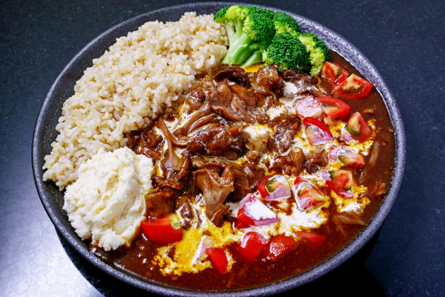 Обои картинки фото еда, вторые блюда, зелень, овощи, рис, соус