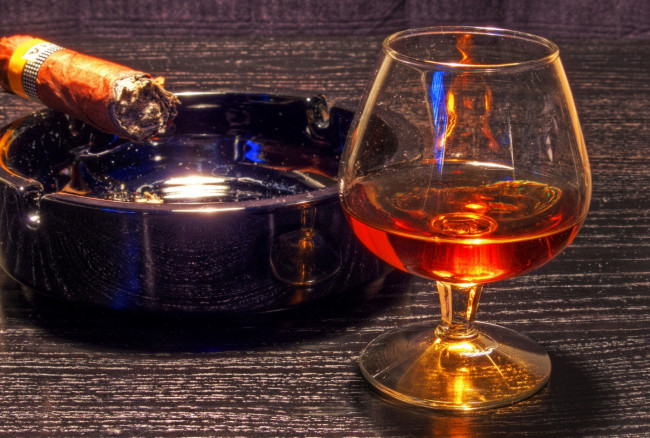 Обои картинки фото еда, напитки, коньяк, сигара