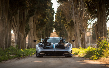 Картинка автомобили pagani