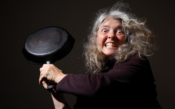 обоя юмор и приколы, сковорода, взгляд, женщина