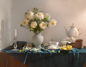 Картинка цветы георгины натюрморт фото фарфор осень сентябрь