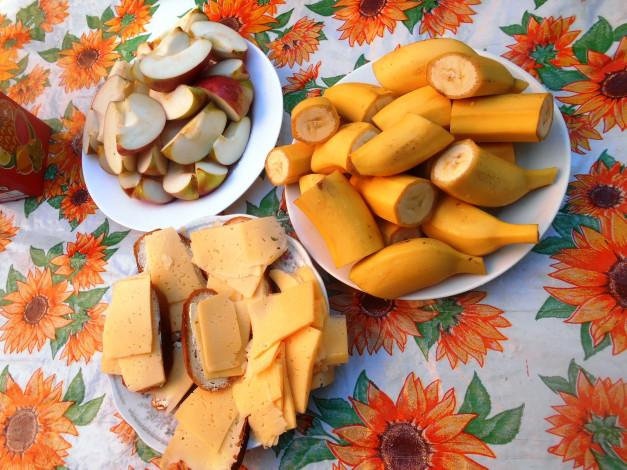 Обои картинки фото еда, бутерброды,  гамбургеры,  канапе, яблоки, бананы, сыр, хлеб, колбаса