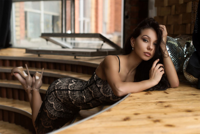 Обои картинки фото девушка, девушки, -unsort , брюнетки, темноволосые, модель