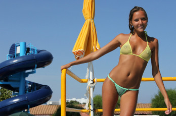 Картинка katya+clover девушки красотка поза блондинка модель купальник katya clover аквапарк стройная девушка