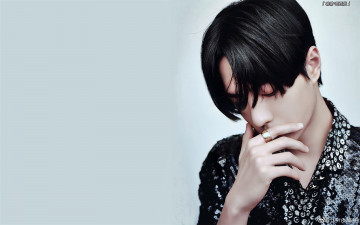 Картинка мужчины wang+yi+bo актер певец кольцо рубашка