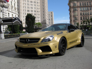 Картинка автомобили выставки уличные фото