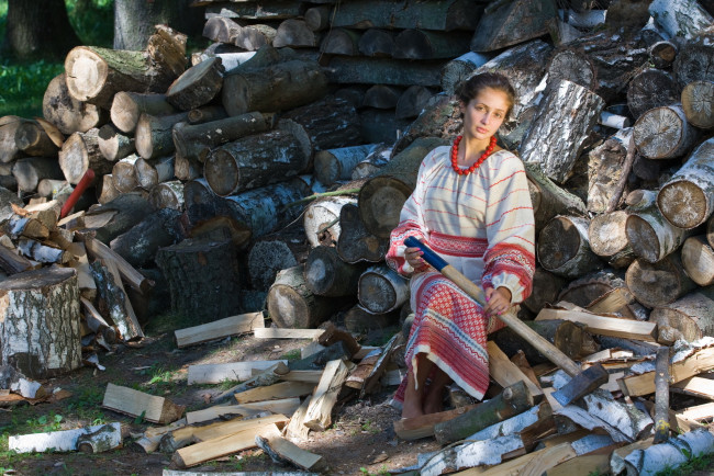 Обои картинки фото -Unsort Брюнетки Шатенки, девушки, unsort, брюнетки, шатенки, топор, дрова