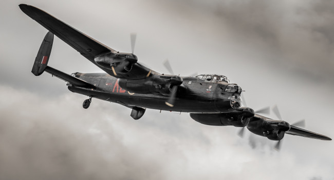 Обои картинки фото авиация, боевые самолёты, бомбардировщик