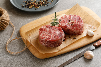 Картинка еда разное свежее мясо перец соль чеснок