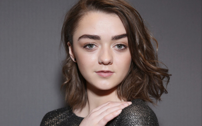 Обои картинки фото девушки, maisie williams, взгляд