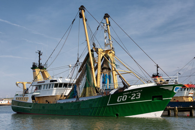 Обои картинки фото корабли, траулеры,  сейнеры,  плавбазы, рыболов