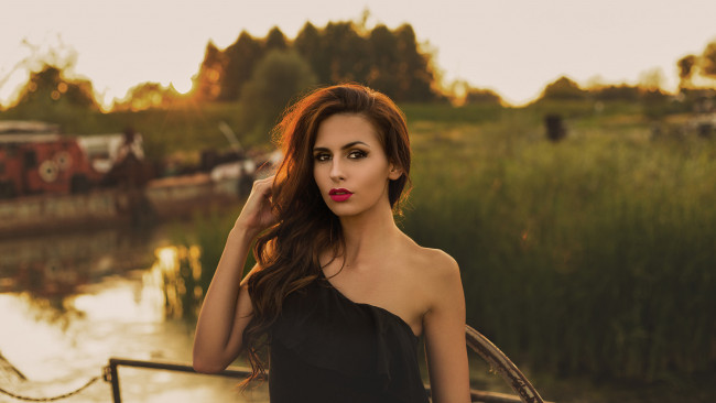 Обои картинки фото девушка, девушки, -unsort , брюнетки, темноволосые, модель