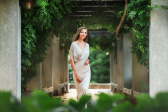 Картинка девушки -+блондинки +светловолосые русая платье колонны лианы