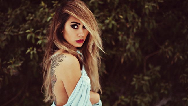 Обои картинки фото девушки, - блондинки,  светловолосые, lizzie, hornshuh