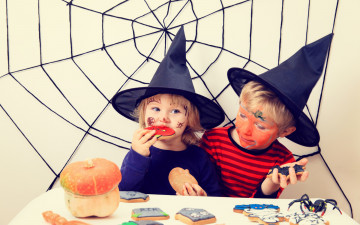 Картинка разное дети мальчик девочка костюмы паутина тыква