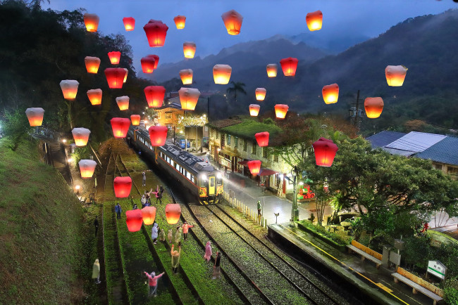 Обои картинки фото разное, транспортные средства и магистрали, фонарики