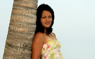 Картинка Ana+Ivanovic девушки   ствол пальмы девушка