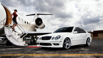 Картинка mercedes автомобили авто девушками изящество стиль автомобиль мощь скорость