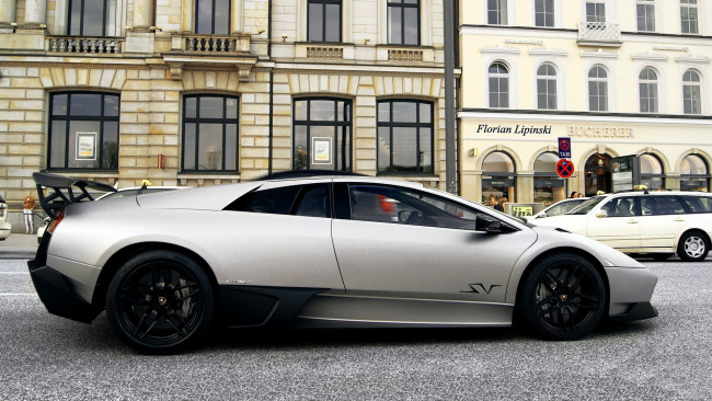 Обои картинки фото lamborghini, murcielago, автомобили, выставки, уличные, фото, автомобиль, стиль, изящество, мощь, скорость