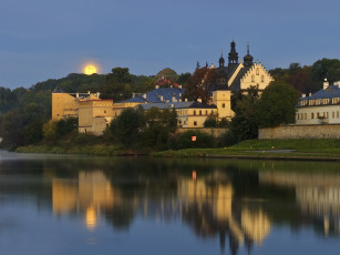 Картинка краков+польша города -+католические+соборы +костелы +аббатства краков польша монастырь река