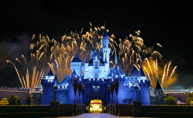 Обои картинки фото города, диснейленд, фейерверк, замок
