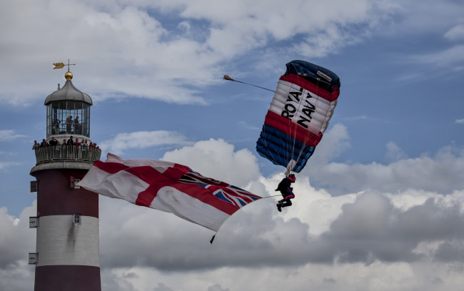 Обои картинки фото спорт, экстрим, маяк, флаг, паршют