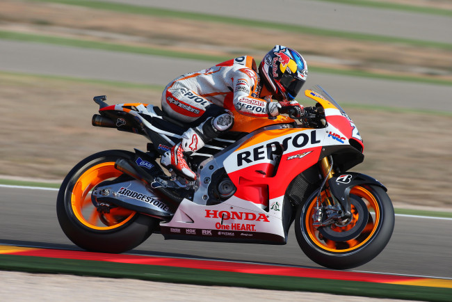 Обои картинки фото спорт, мотоспорт, гонщик, байк, трасса, экипировка