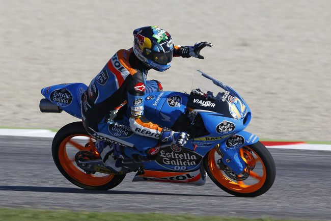 Обои картинки фото спорт, мотоспорт, трасса, экипировка, гонщик, байк