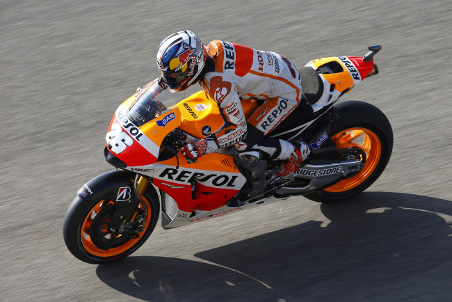 Обои картинки фото спорт, мотоспорт, трасса, экипировка, гонщик, байк