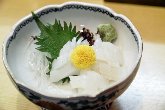 Обои картинки фото еда, рыба,  морепродукты,  суши,  роллы, зелень