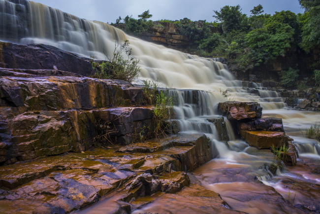 Обои картинки фото природа, водопады, лес, водопад, река