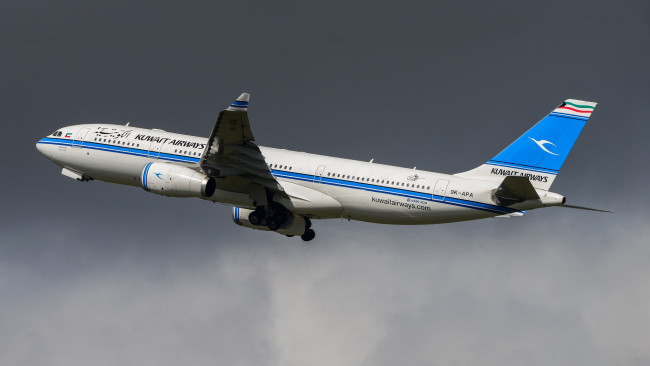 Обои картинки фото a330-243, авиация, пассажирские самолёты, авиалайнер