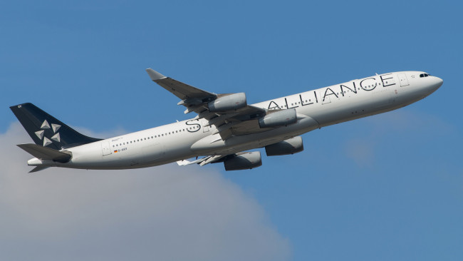 Обои картинки фото a340-313, авиация, пассажирские самолёты, авиалайнер