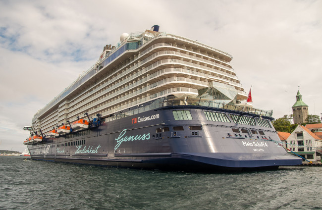 Обои картинки фото корабли, лайнеры, лайнер, круиз