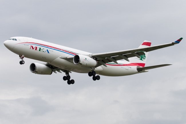 Обои картинки фото airbus a330-200, авиация, пассажирские самолёты, авиалайнер