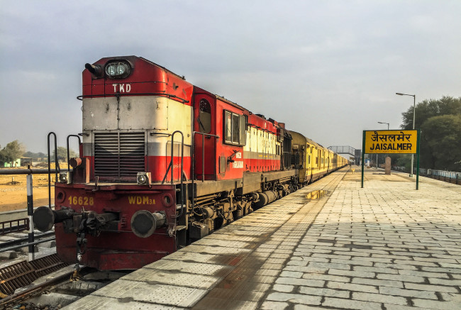 Обои картинки фото техника, поезда, локомотив, состав