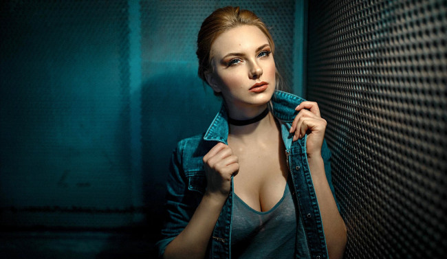 Обои картинки фото девушки, carla sonre, девушка, жилет