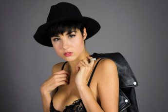 Картинка giorgia+soleri девушки giorgia soleri лицо портрет италия итальянка девушка модель брюнетка красотка поза флирт стройная сексуальная фигура