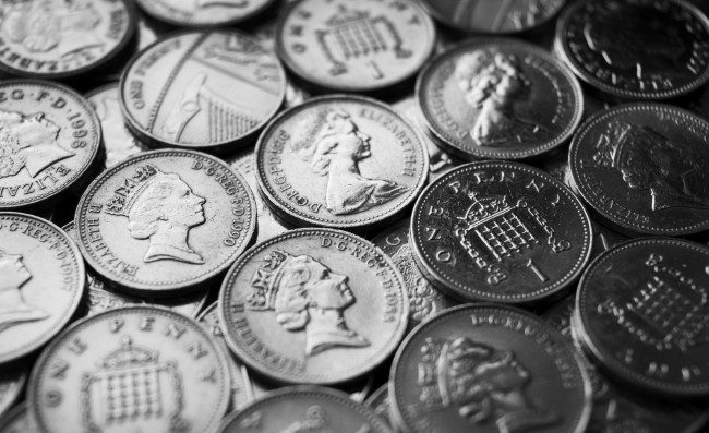 Обои картинки фото разное, золото,  купюры,  монеты, деньги, монеты, пенсы