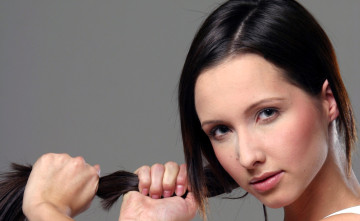 Картинка девушки adrienn+barsi брюнетка лицо