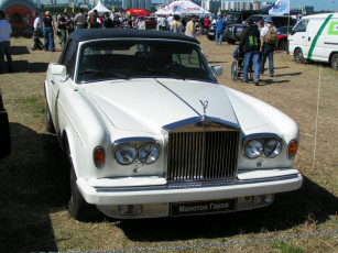 Картинка rolls royse автомобили выставки уличные фото