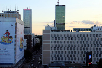 Картинка города -+улицы +площади +набережные высотки реклама