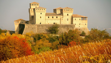 Картинка castello+di+torrechiara города замки+италии castello di torrechiara