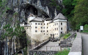 Картинка predjama+castle +slovenia города -+дворцы +замки +крепости predjama castle slovenia