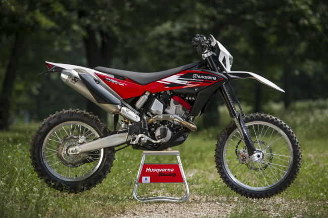 Обои картинки фото мотоциклы, husqvarna