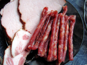 Картинка еда колбасные+изделия колбаски