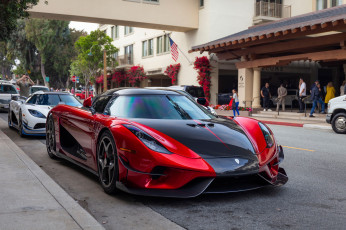 Картинка автомобили выставки+и+уличные+фото koenigsegg regera